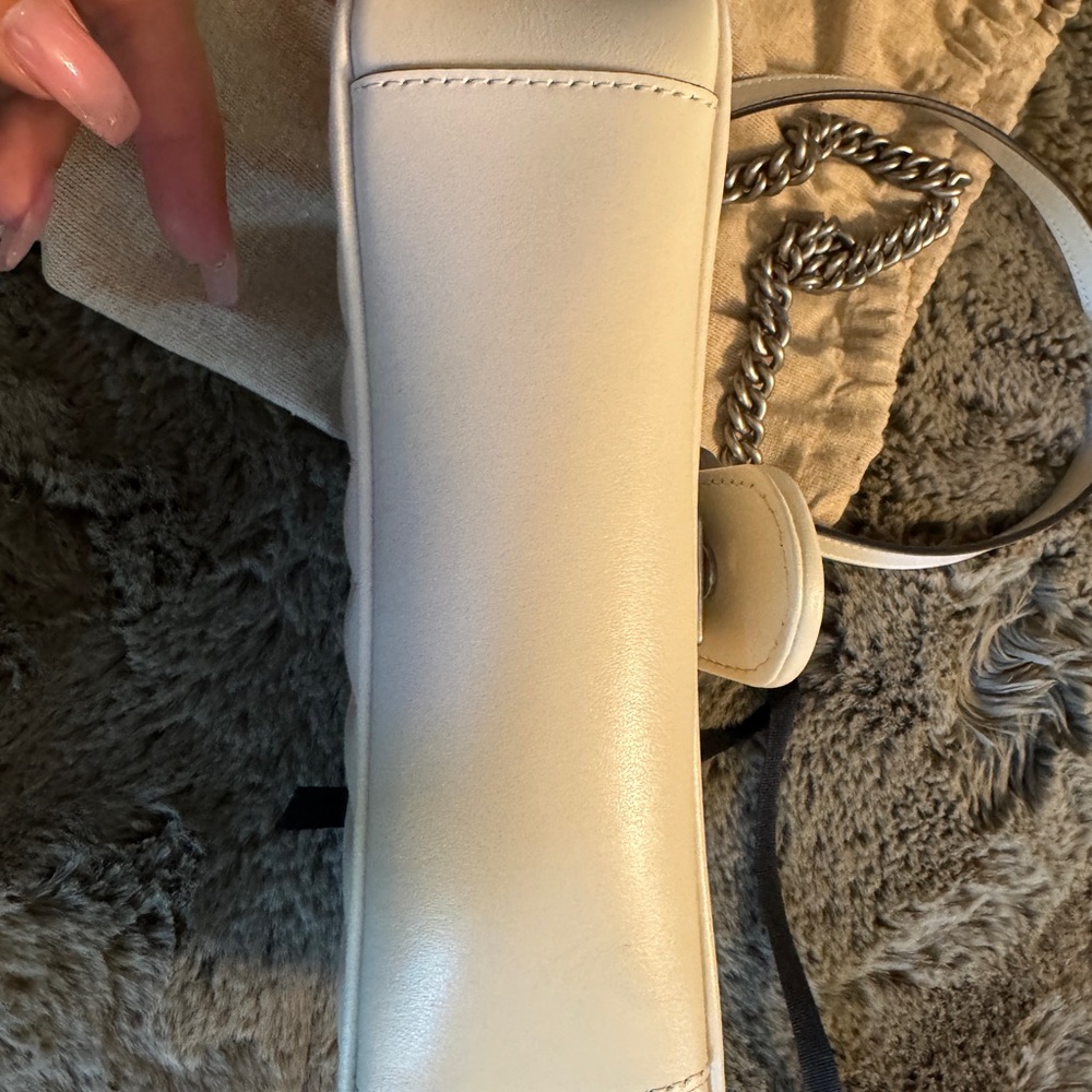 Gucci Cream Quilted Shoulder Bag - Picture 3 of 5